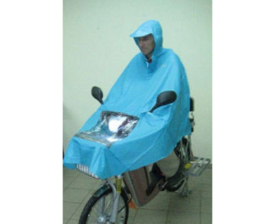 veloponcho-s-oknom-dlya-far